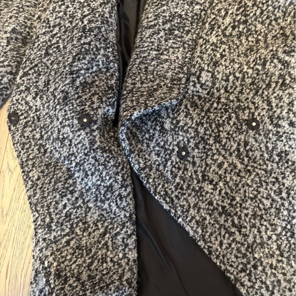 H&M Black and White Textured Knit Sweater Jacket - Picture 6 of 6